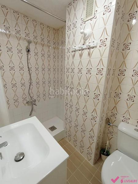 Foto 7a287dac-ddaa-4454-ac2c-c1029699ffd8. Lloguer pis a El Castell Burjassot