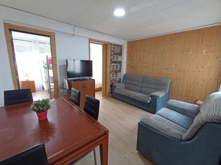 Rent Flat  Carrer antonio ponz. Piso en calle antonio ponz 27 curso 2526