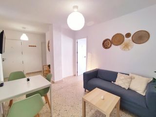 Rent Ground floor  Francisco de paula valladar serrano. Piso en paula valladar, curso 2526