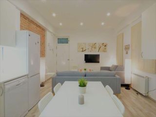Alquiler Apartamento  De santa engracia. Piso con 4 habitaciones y 4 baños