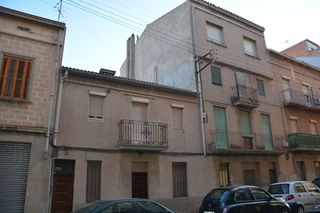 Casa en Plaça Catalunya. Casa