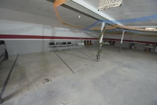 Lloguer Aparcament cotxe a Carrer de la font dels capellans 25. Plazas de aparcamiento grandes y de fácil acceso