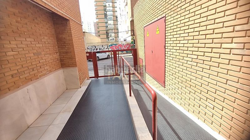 Foto b04c488a-6ffb-41d0-9b63-ae0ed038c6fe. Apartament amb calefacció aparcament a Alameda Cartagena