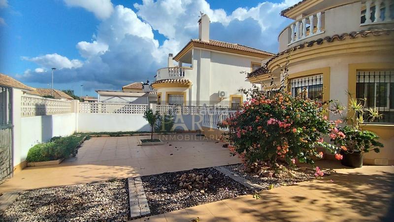 Foto 4c1270fb-f8c4-401e-8680-1ac46bfcad1b. Dúplex amb aparcament piscina a El Algar Cartagena