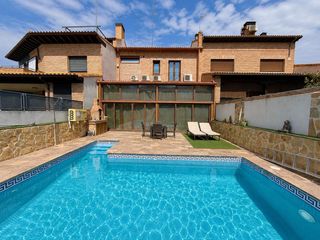 Casa a schiera  Calle canencia. Chalet adosado