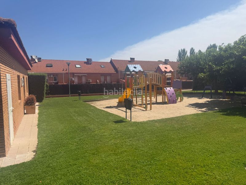 Foto 1bd0d924-2970-4e75-9287-cc7417b0914d. Casa adossada amb calefacció aparcament piscina a Móstoles