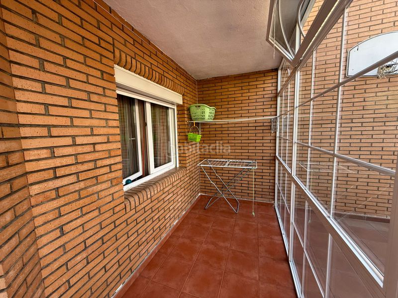 Foto 1d8947c0-93d6-4302-acee-d7d9e29fd19a. Casa adossada amb calefacció aparcament piscina a Móstoles