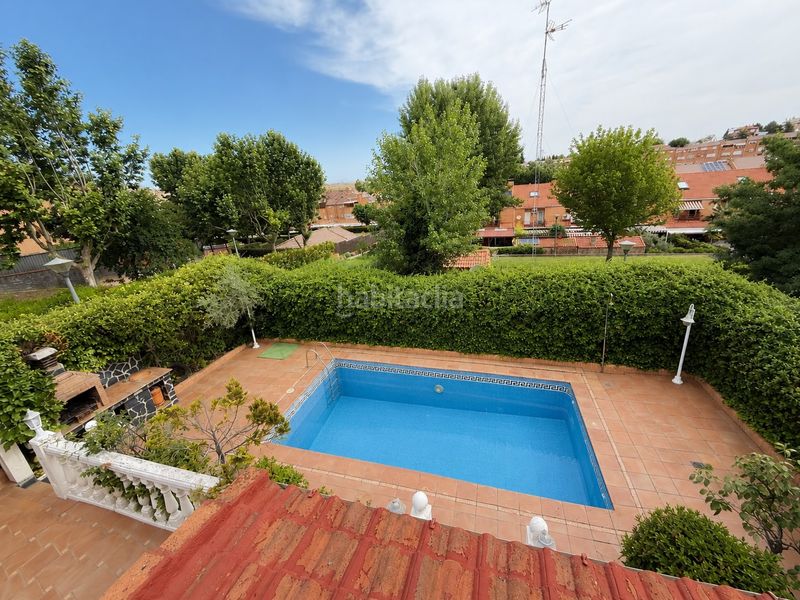 Foto 5b41c00e-9ef7-408f-ab44-e61e4df9cc52. Casa adossada amb calefacció aparcament piscina a Móstoles