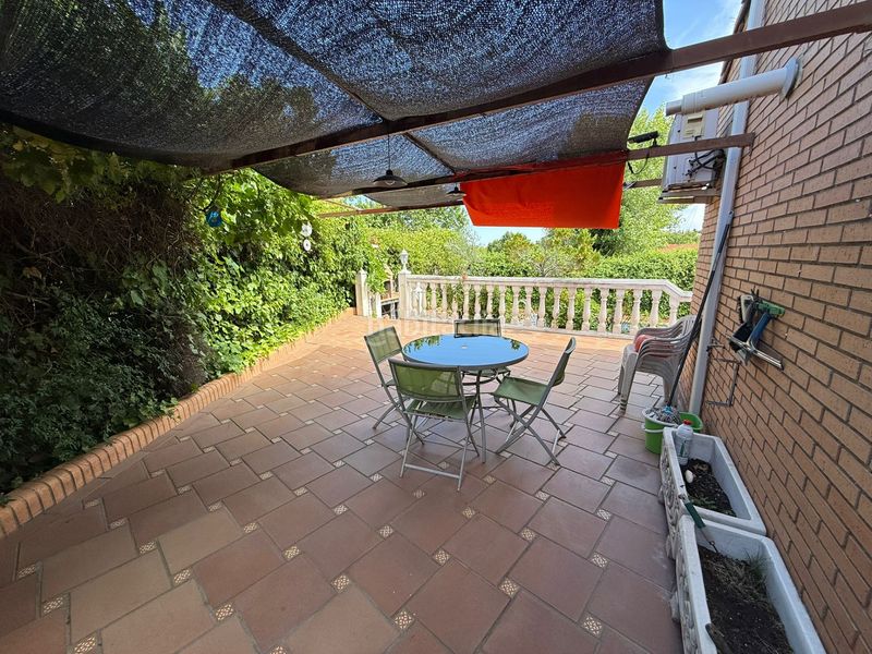 Foto 827b1902-be50-4777-b0e0-db8fc9edaa03. Casa adossada amb calefacció aparcament piscina a Móstoles