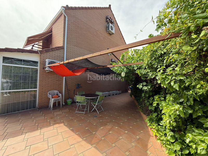 Foto c718d883-fb8a-4527-abd9-52f9a15e48ee. Casa adossada amb calefacció aparcament piscina a Móstoles