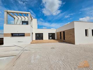 Xalet a La Alcayna. Chalet de diseño en construccion