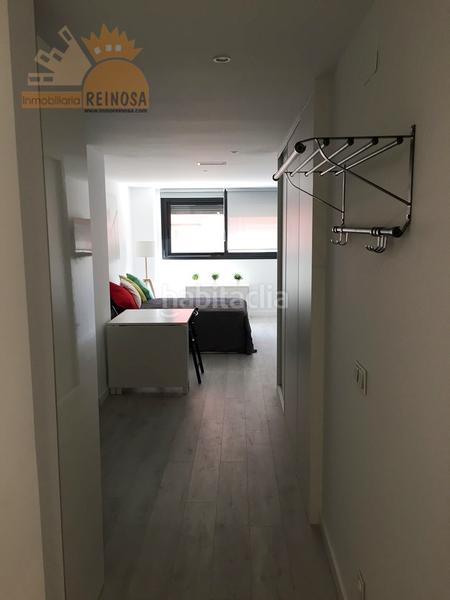 Foto 2f748328-dc15-4c38-939c-370b0f2a864c. Rent studio with pool in Juan Carlos I Murcia