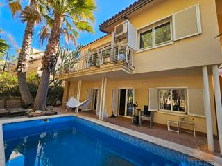 Xalet en Altorreal - El Chorrico. Chalet primera linea de campo de golf