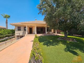 Rent Chalet in La Alcayna. Chalet unifamiliar en la alcayna