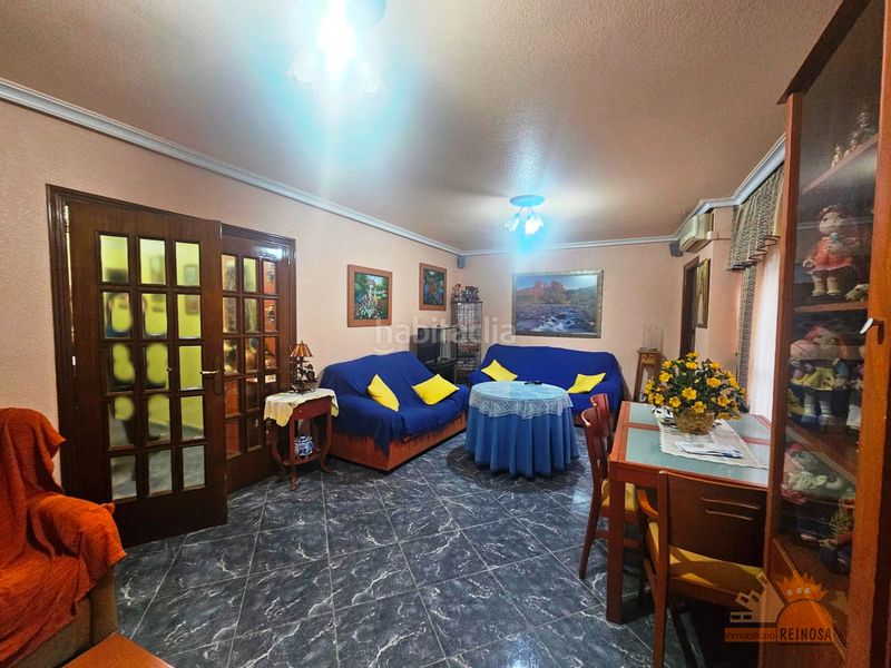 Foto b711f398-9469-4d3c-a3d6-d817aa1a23d7. Casa adosada en calle sevilla 20 vivienda con bajo comercial en Molina de Segura