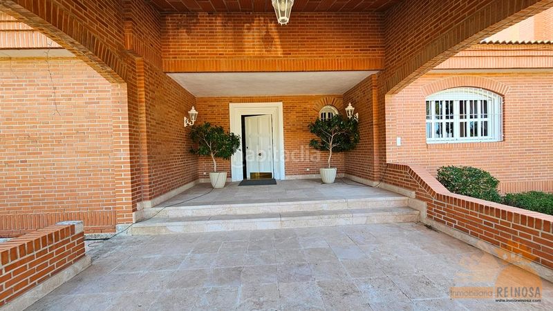 Foto 8823987b-8429-41c3-b0b4-861d95efb390. Chalet exclusiva villa en urbanización los vientos espacio, privacidad y elegancia en una sola planta. en Molina de Segura