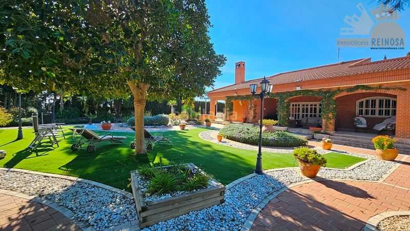 Foto bd6fb725-84ba-4806-b509-759fff72573d. Chalet exclusiva villa en urbanización los vientos espacio, privacidad y elegancia en una sola planta. en Molina de Segura