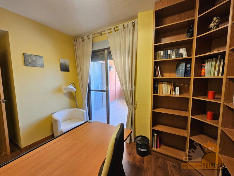 Foto df748934-5c62-46a7-95c2-6afbcb2ad104. Pis amb calefacció aparcament a Archena