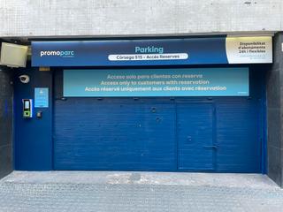 Parking coche en Carrer de Còrsega 515