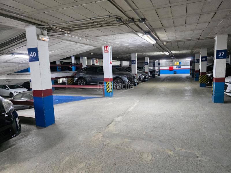 Foto 223bdc04-4514-438a-81ca-b9cb06c11800. Rent motorcycle parking in carrer de vila i vilà 50 in Barcelona