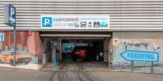 Lloguer Aparcament cotxe a Carrer la parra 42. Se alquila plaza de parking para coche grande