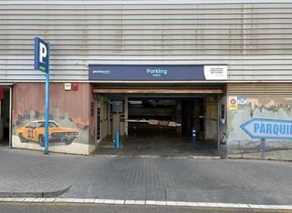 Miete Autoparkplatz in Carrer la parra 42. Abono diurno de lunes a viernes