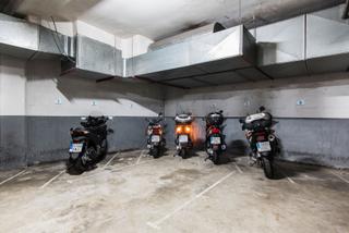 Lloguer Aparcament de moto a Carrer de muntaner 408. Se alquila plaza de parking para moto grande