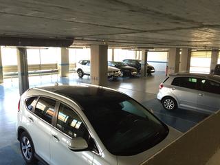 Lloguer Aparcament cotxe a Carrer la parra 42. Si vas a trabajar con tu coche, este es tu parking!