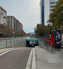 Rent Car parking in Carrer de tarragona 157