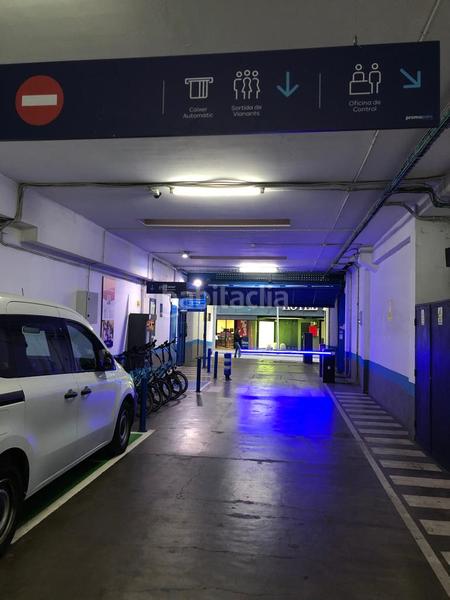 Foto 284e643f-2c65-41d5-ad3e-916a901a0a4a. Location parking voiture dans carrer del poeta cabanyes 4 dans Barcelona