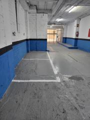 Rent Motorcycle parking in Carrer de francesc llunell 3. Moto esplugues desde 35€
