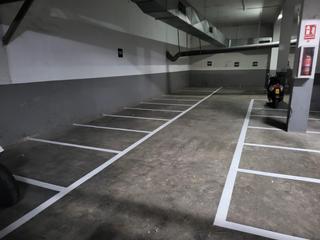 Lloguer Aparcament de moto en Carrer del poeta cabanyes 4. Alquiler plaza de moto