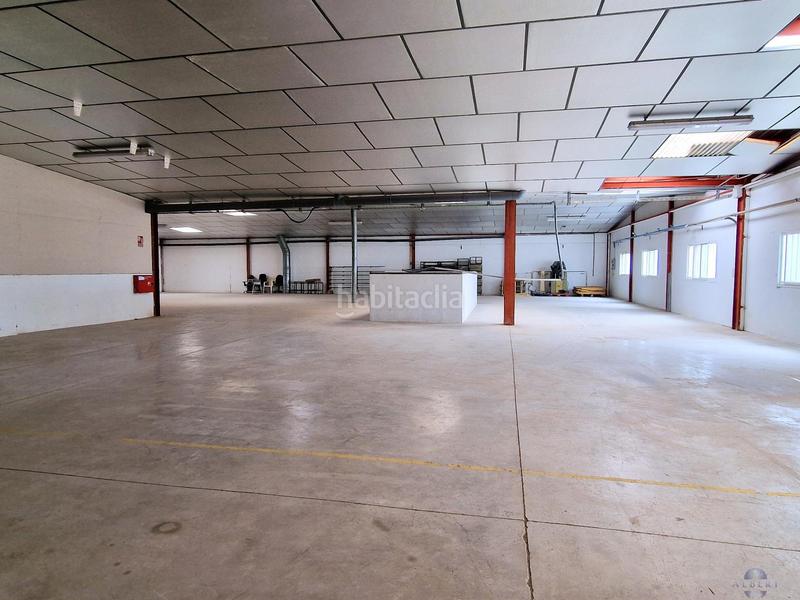 Foto 1b1d68f9-9f07-4f68-9214-736f80dab323. Fabrikhalle in Monòver