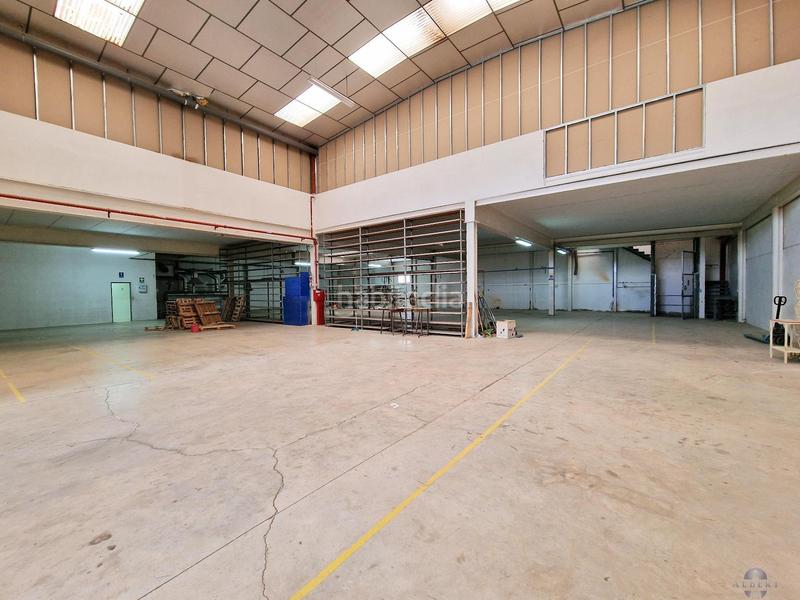 Foto 44f02b71-8f58-47dc-8d2c-d9fa313378d4. Fabrikhalle in Monòver