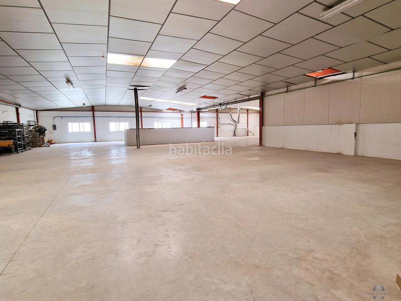 Foto 9f4db2ad-a0f5-4f49-bb6c-d26622a479b2. Fabrikhalle in Monòver