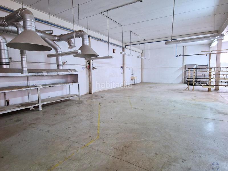 Foto cf7354fe-6204-43f0-a059-3b507add86a4. Fabrikhalle in Monòver