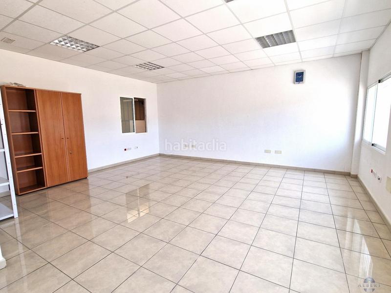 Foto ec8fa0bf-e794-4fe1-aff8-248add272840. Fabrikhalle in Monòver