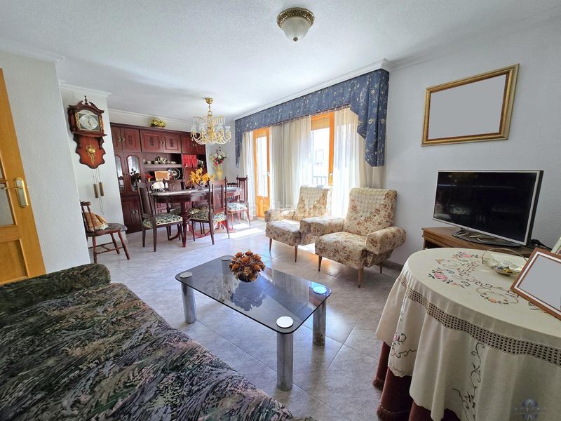 Foto 062932ad-4a91-490b-9fcf-2d6a95e0faff. Maison avec parking dans Monòver
