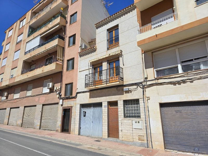 Foto eb754bf7-f5b3-44c2-af0d-171e7cfcc20a. Maison avec parking dans Monòver