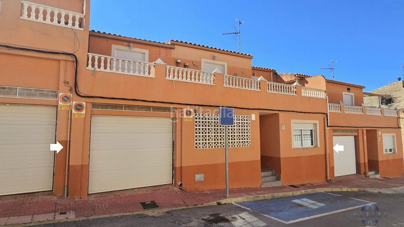 Foto 7044a7b6-0d1b-474e-94fe-83c91f7c296d. Casa amb aparcament a Monòver