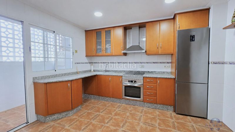 Foto 79df5fb2-d9b1-4060-8192-0dc013432e16. Casa amb aparcament a Monòver