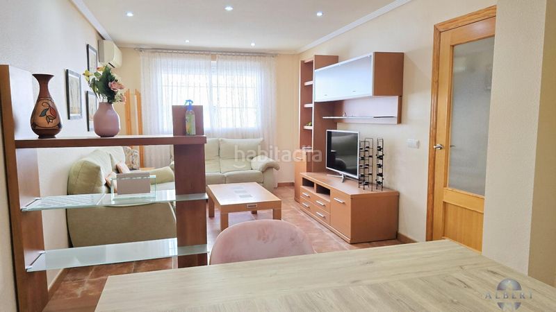 Foto d5dc54c2-c3ac-4cef-ac23-66aae411b7f8. Casa amb aparcament a Monòver