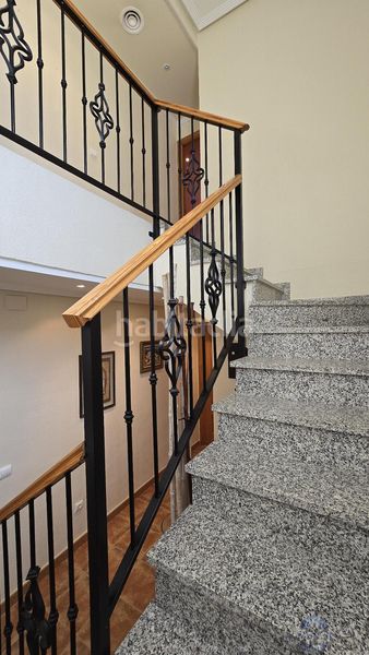 Foto e56683a7-e00b-4ba9-b74a-c2af7b665d20. Casa amb aparcament a Monòver