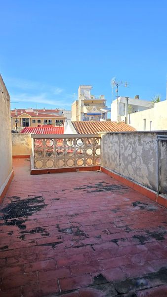 Foto b48782b3-5680-4153-a3eb-c5186b129407. Casa amb aparcament a Monòver