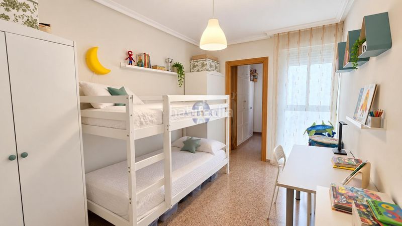 Foto d6f39023-5dd5-47c4-b0e5-60a92f02fee6. Pis amb aparcament a Novelda