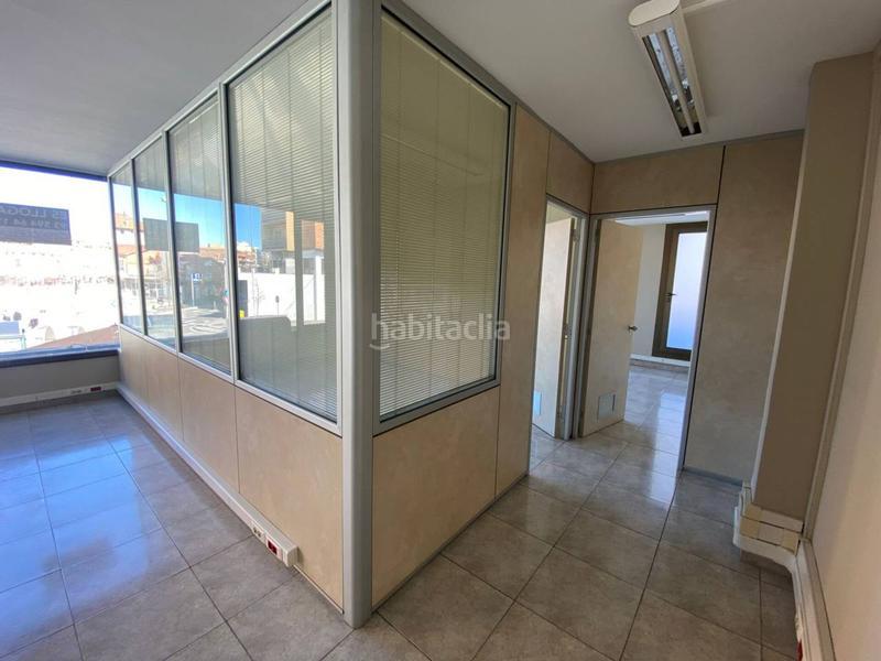 Foto b3e21611-bc10-481f-8434-7de376169996. Alquiler local comercial local en alquiler en centrecordelles en Cerdanyola del Vallès