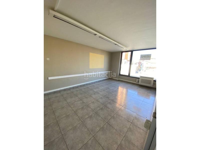 Foto 3d2db286-f40a-41b1-a112-d15ce43ffebb. Lloguer local comercial a Centre-Cordelles Cerdanyola del Vallès