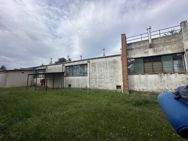 Foto 1b2cc3f4-ac2f-4fa5-8143-a2e77e22cc53. Nau industrial a Roca del Vallès (La)