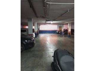 Parking voiture à Alcàntara 14. 10 parkings y 7 trasteros en venta barcelona