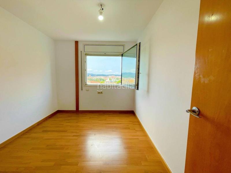 Foto 1833fd89-ce70-493d-8e5c-cdaaa3bbab71. Appartamento con riscaldamento parcheggio piscina in Ripollet